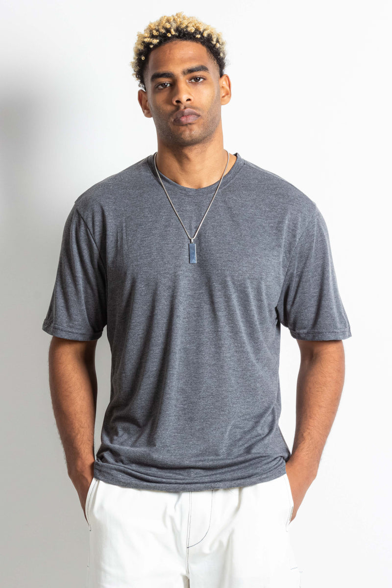 BASIC LIGHTWEIGHT T-SHIRT