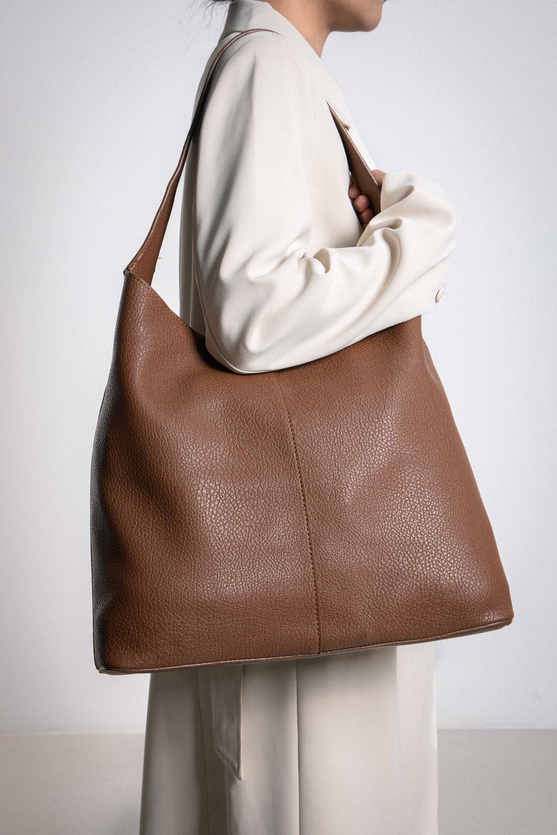 LEATHER TOTE BAG WITH POUCH