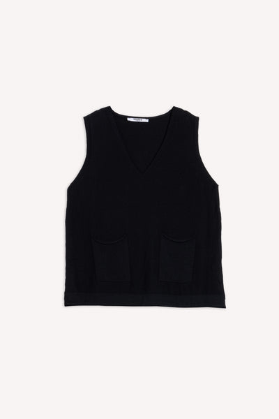 DETAILED SLEEVELESS SWEATER