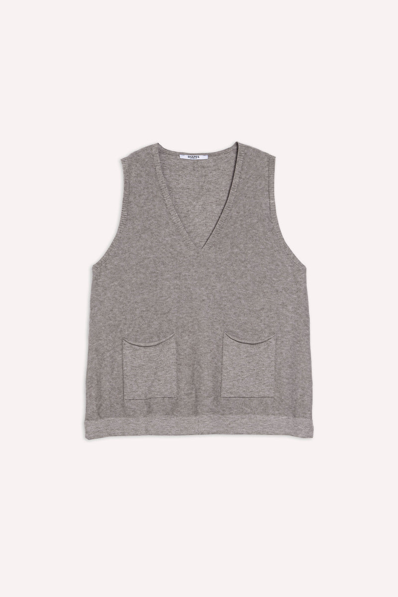 DETAILED SLEEVELESS SWEATER