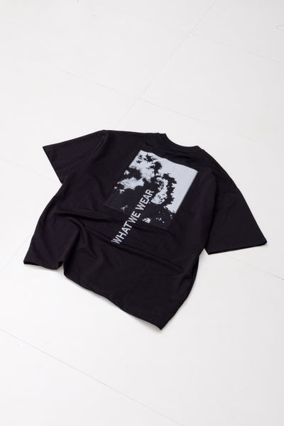 CONTRAST EMBROIDERED T-SHIRT