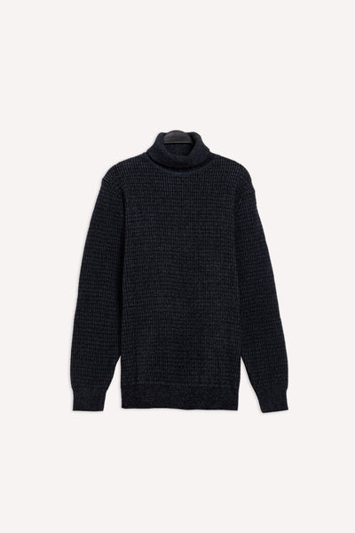 TEXTURED TURTLE NECK SWEATER