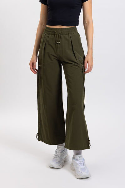 DETAILED WIDE PARACHUTE PANTS