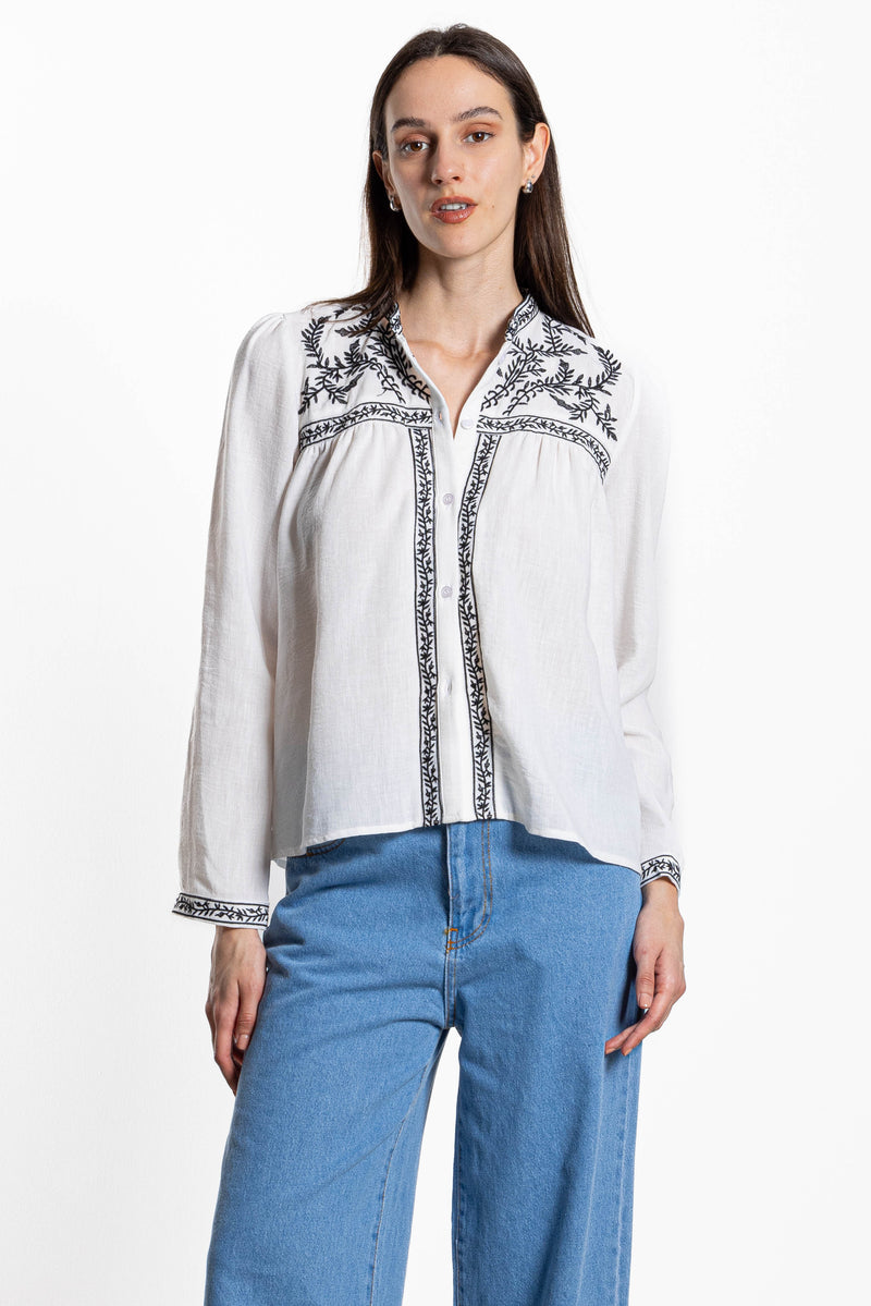 DETIAL EMBROIDERED TOP