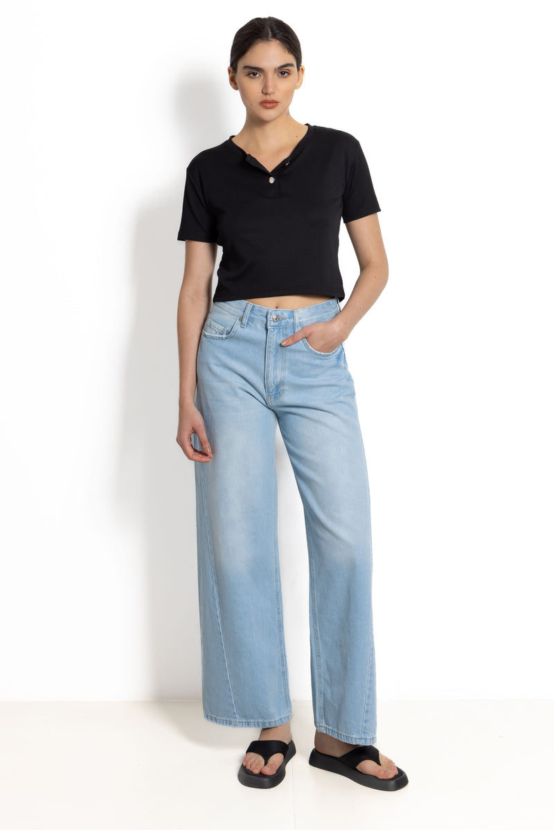 WIDE-LEG MID-RISE JEANS