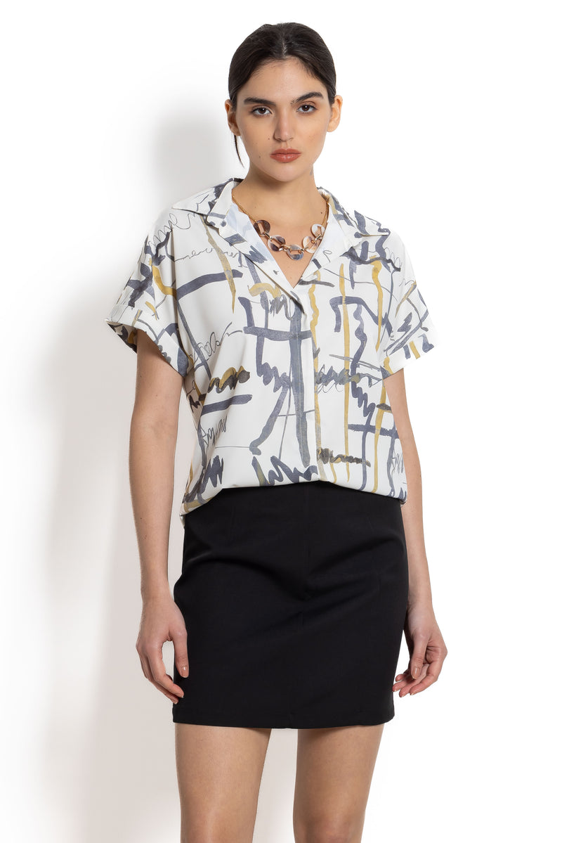 ABSTRACT PRINT SHIRT WITH NECKLACE