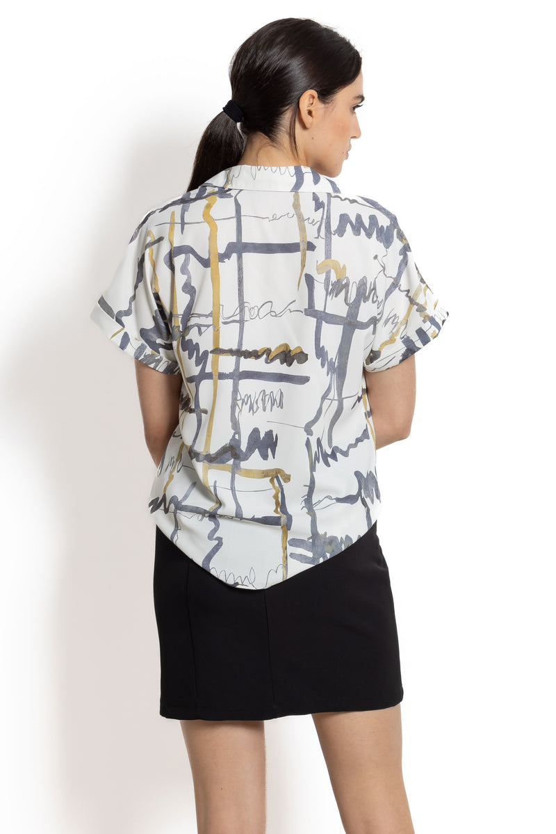 ABSTRACT PRINT SHIRT WITH NECKLACE