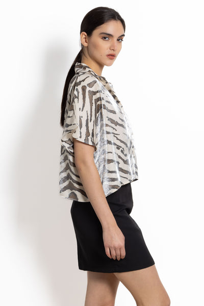 ANIMAL PRINT SATIN CROP SHIRT