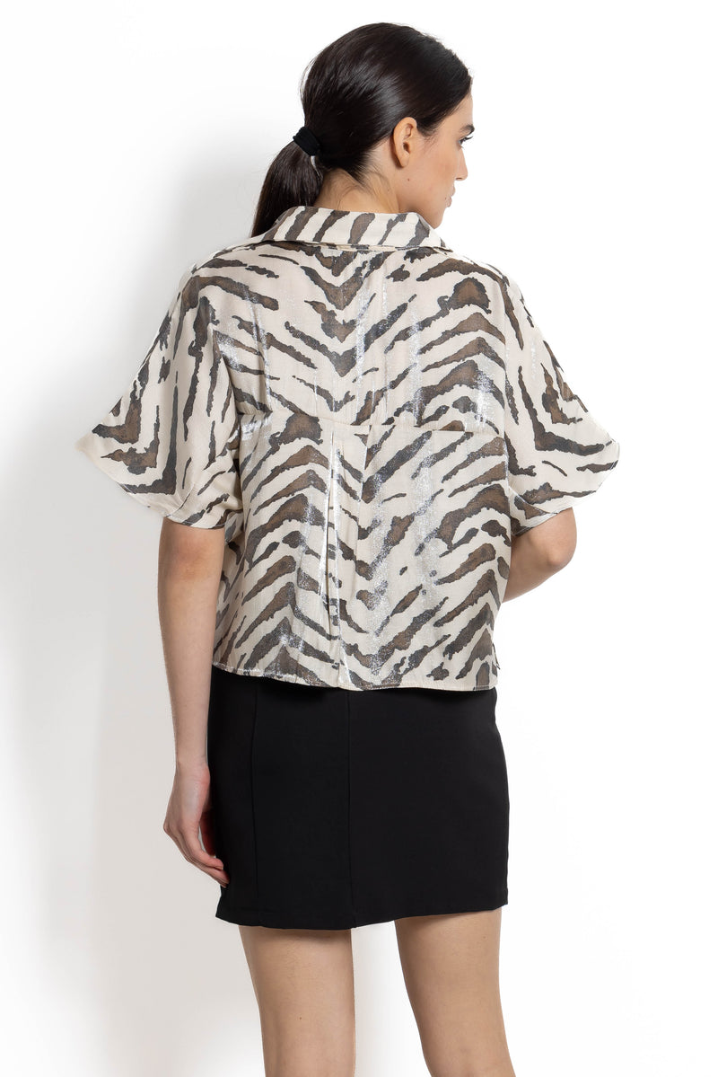 ANIMAL PRINT SATIN CROP SHIRT