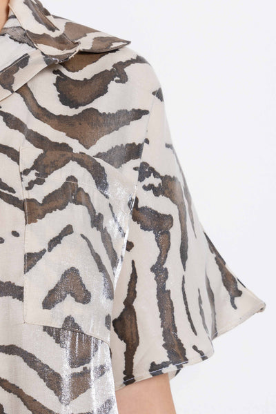 ANIMAL PRINT SATIN CROP SHIRT