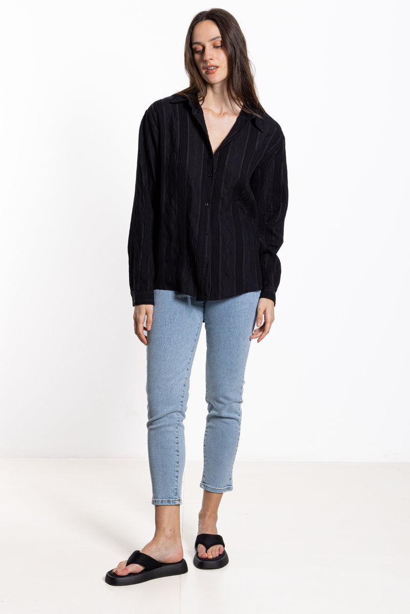 TEXTURED LIGHTWEIGHT SHIRT