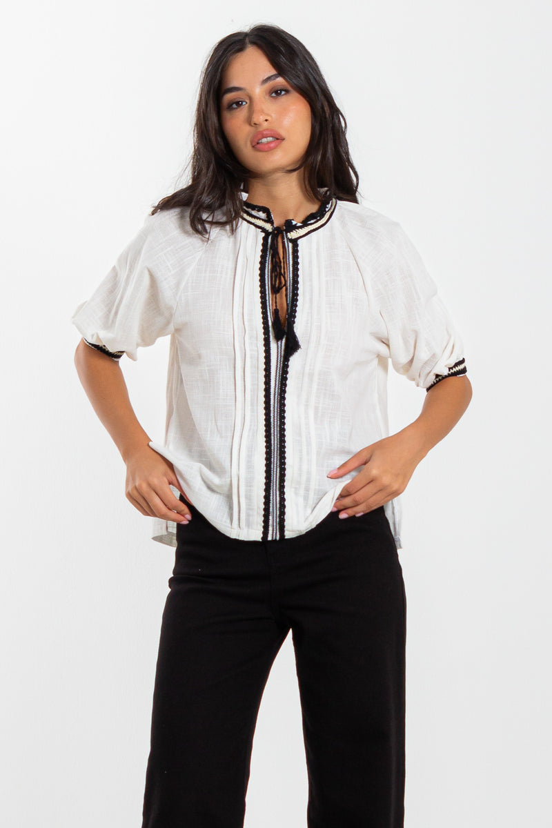 DETAILED LINEN BLEND BLOUSE