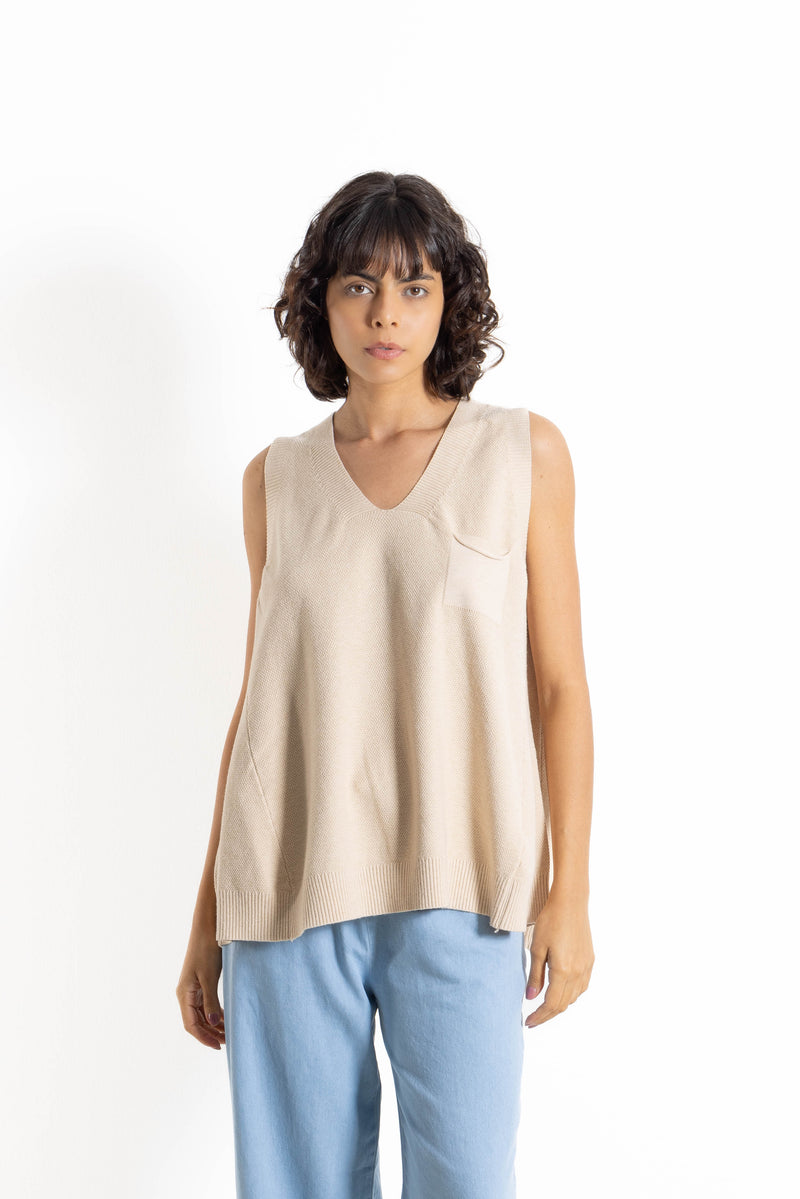 SLEEVELESS KNIT TOP