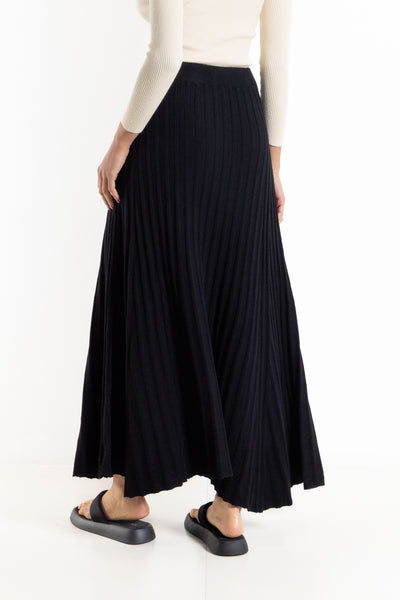 PLEATED KNIT MAXI SKIRT