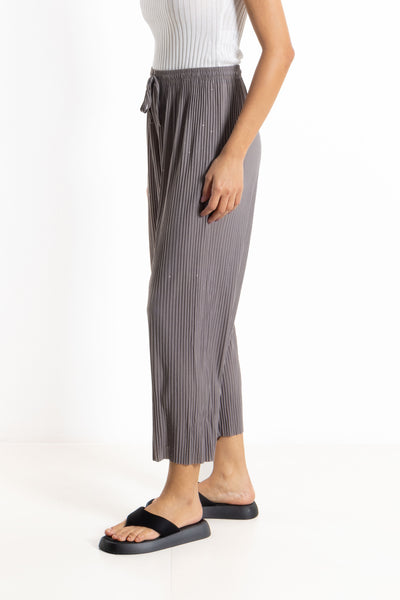 PLEATED CROPPED COMFORT TROUSERS