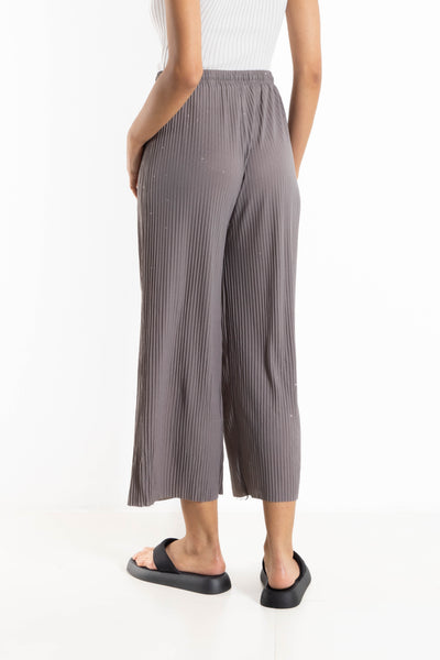 PLEATED CROPPED COMFORT TROUSERS