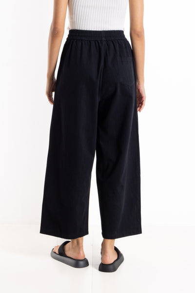 COMFORT CROP WIDE-LEG DENIM TROUSERS